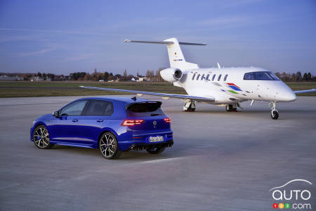 Volkswagen Golf R, three-quarters rear